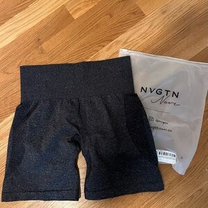 NWT NVGTN CONTOUR SEAMLESS SHORTS BLACK